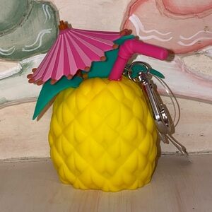 🍍ADORABLE PINEAPPLE 🍍 SANITIZER HOLDER. SUMMER